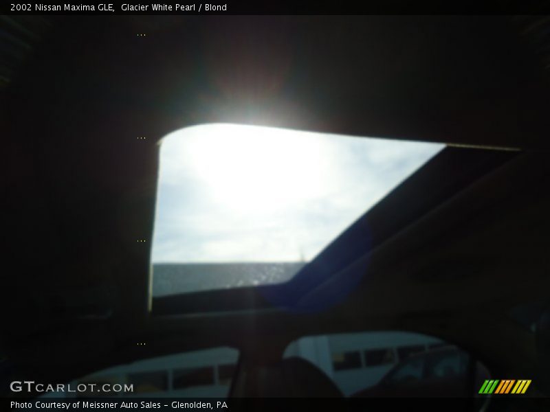 Glacier White Pearl / Blond 2002 Nissan Maxima GLE