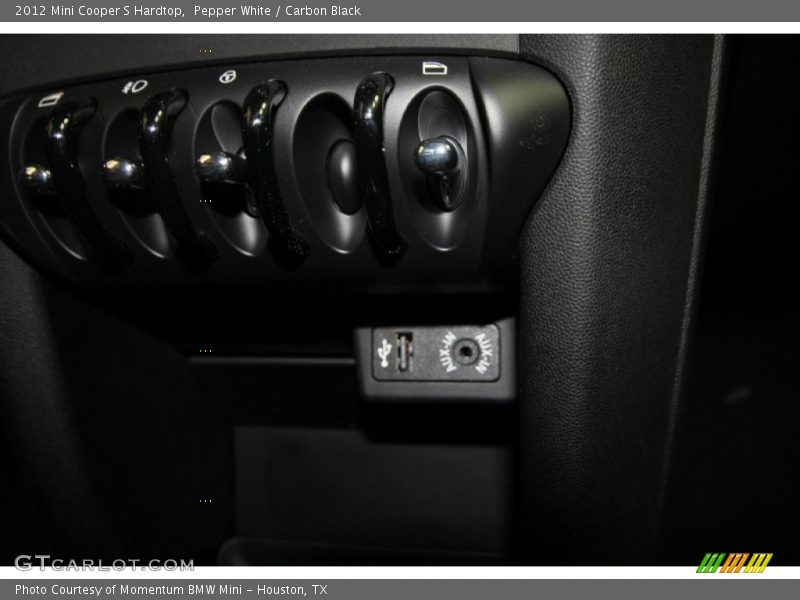 Pepper White / Carbon Black 2012 Mini Cooper S Hardtop