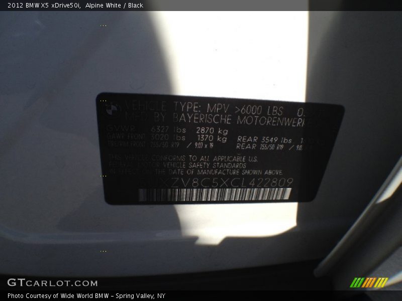 Alpine White / Black 2012 BMW X5 xDrive50i