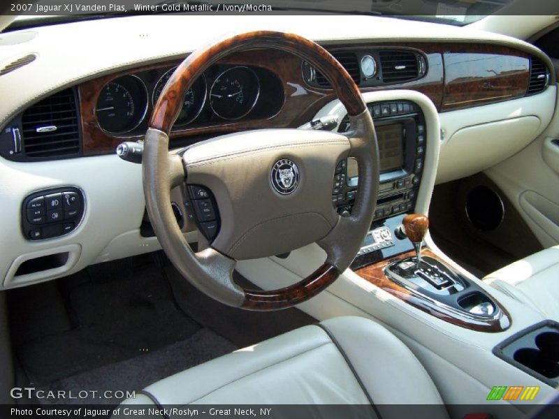 Winter Gold Metallic / Ivory/Mocha 2007 Jaguar XJ Vanden Plas