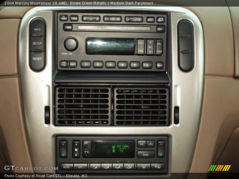Estate Green Metallic / Medium Dark Parchment 2004 Mercury Mountaineer V8 AWD