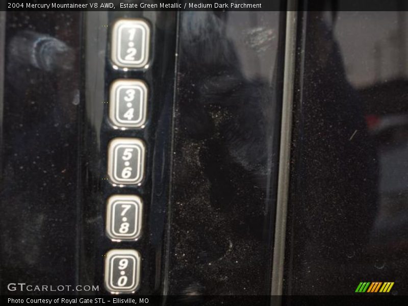 Estate Green Metallic / Medium Dark Parchment 2004 Mercury Mountaineer V8 AWD