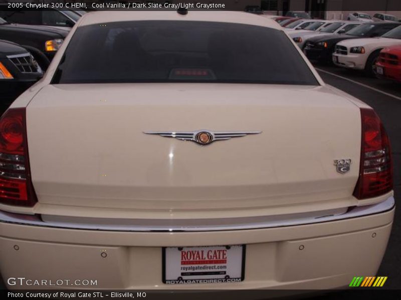 Cool Vanilla / Dark Slate Gray/Light Graystone 2005 Chrysler 300 C HEMI