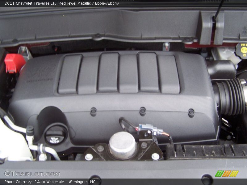 Red Jewel Metallic / Ebony/Ebony 2011 Chevrolet Traverse LT