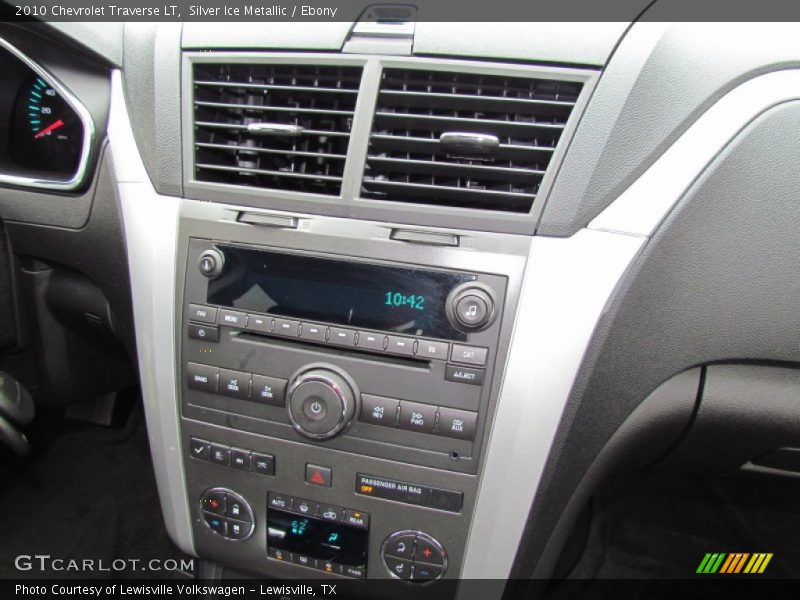 Silver Ice Metallic / Ebony 2010 Chevrolet Traverse LT