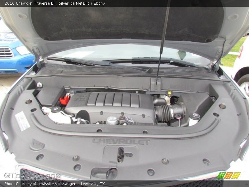 Silver Ice Metallic / Ebony 2010 Chevrolet Traverse LT