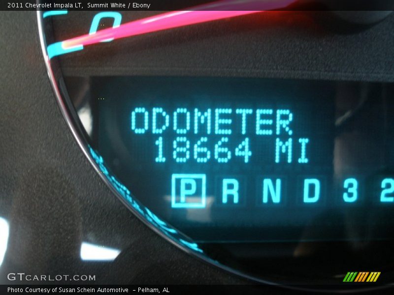 Summit White / Ebony 2011 Chevrolet Impala LT