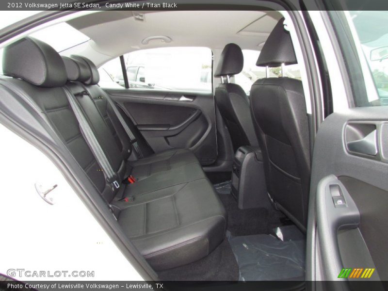 Candy White / Titan Black 2012 Volkswagen Jetta SE Sedan