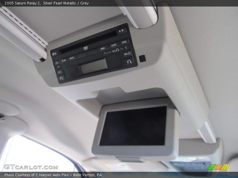 Silver Pearl Metallic / Grey 2005 Saturn Relay 2
