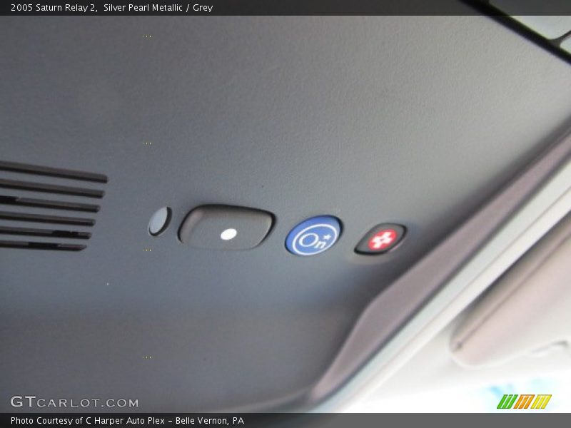 Silver Pearl Metallic / Grey 2005 Saturn Relay 2
