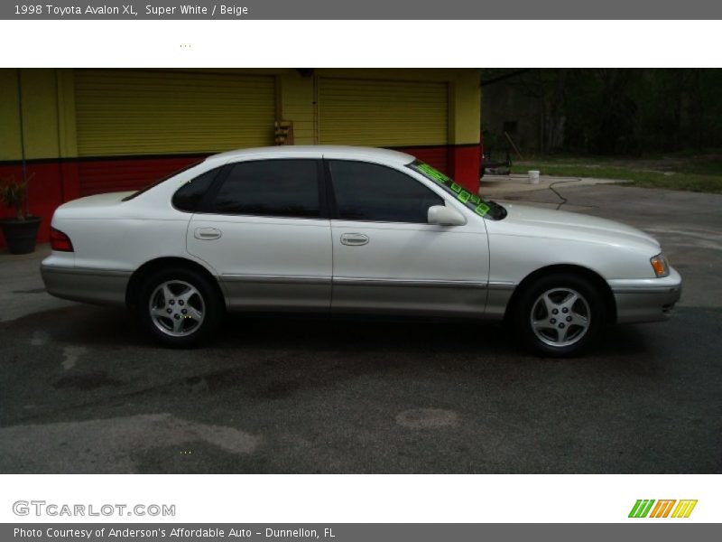 Super White / Beige 1998 Toyota Avalon XL