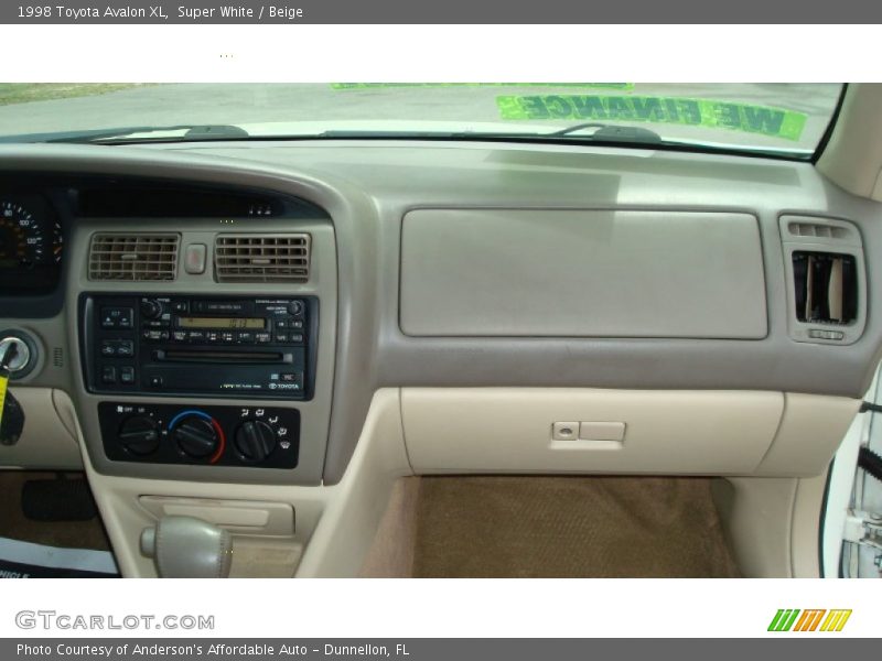Super White / Beige 1998 Toyota Avalon XL