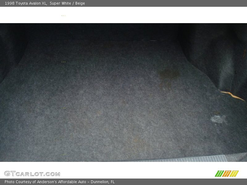 Super White / Beige 1998 Toyota Avalon XL