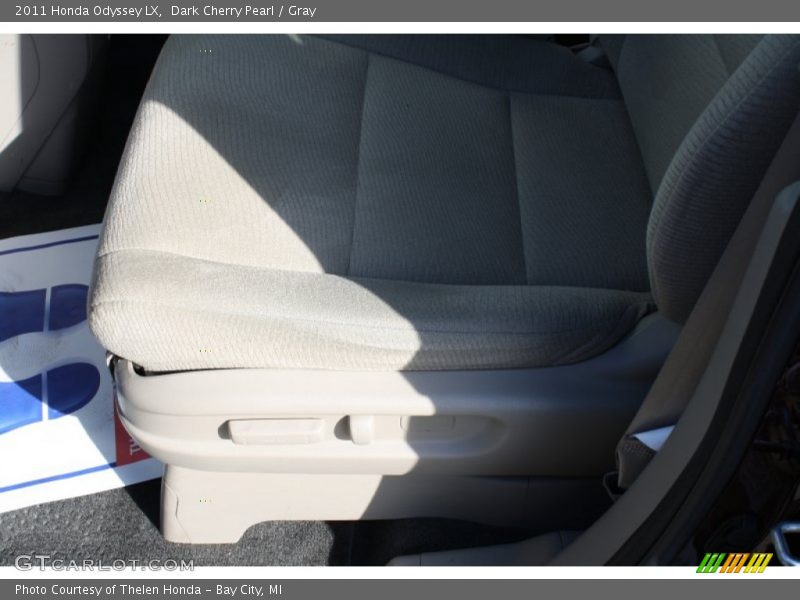 Dark Cherry Pearl / Gray 2011 Honda Odyssey LX