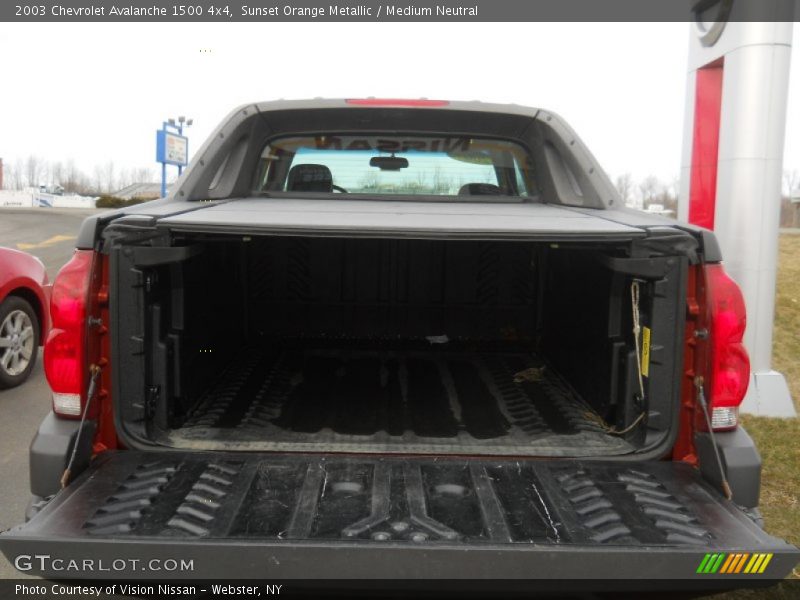 Sunset Orange Metallic / Medium Neutral 2003 Chevrolet Avalanche 1500 4x4