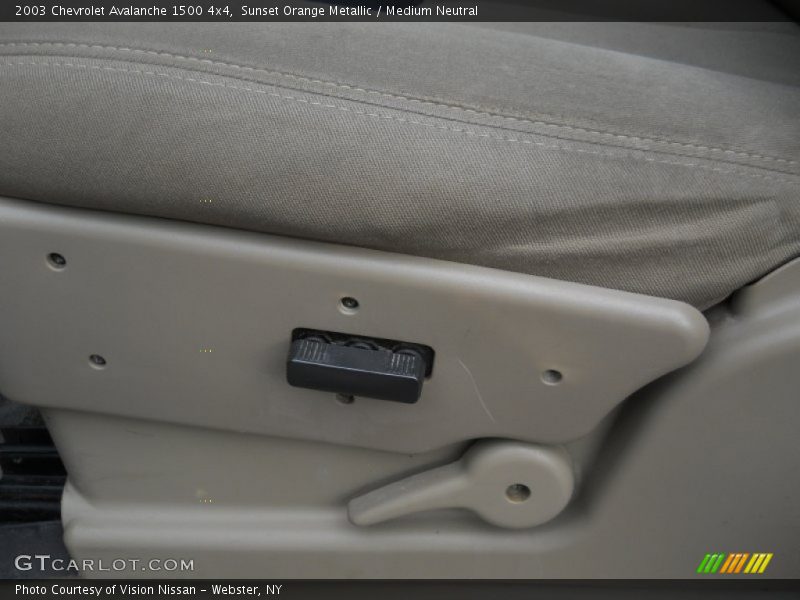 Sunset Orange Metallic / Medium Neutral 2003 Chevrolet Avalanche 1500 4x4