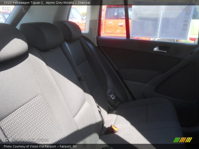 Alpine Grey Metallic / Charcoal 2010 Volkswagen Tiguan S