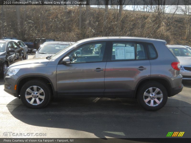 Alpine Grey Metallic / Charcoal 2010 Volkswagen Tiguan S