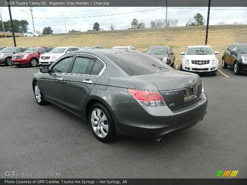 Magnetic Gray Metallic / Charcoal 2009 Toyota Camry SE