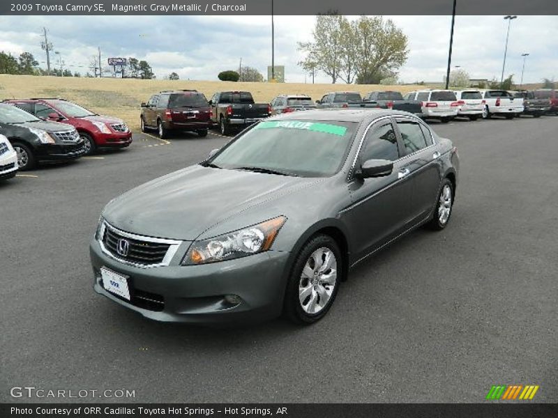 Magnetic Gray Metallic / Charcoal 2009 Toyota Camry SE