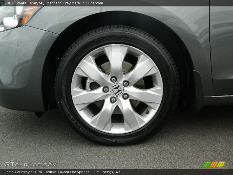Magnetic Gray Metallic / Charcoal 2009 Toyota Camry SE