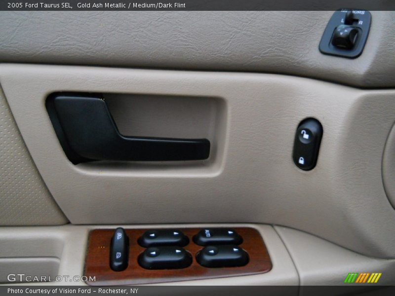 Gold Ash Metallic / Medium/Dark Flint 2005 Ford Taurus SEL