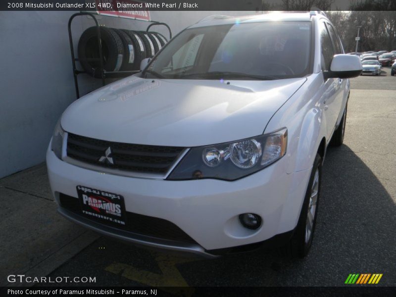 Diamond White Pearl / Black 2008 Mitsubishi Outlander XLS 4WD