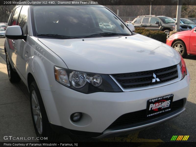 Diamond White Pearl / Black 2008 Mitsubishi Outlander XLS 4WD