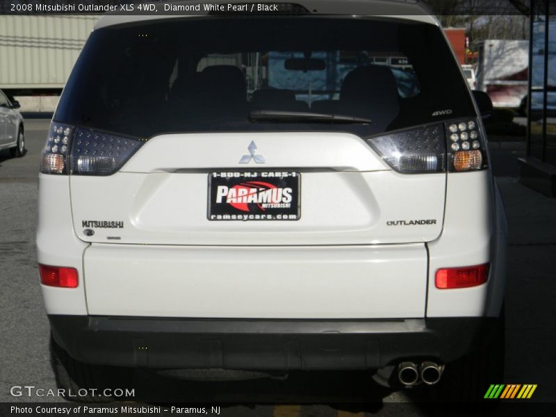 Diamond White Pearl / Black 2008 Mitsubishi Outlander XLS 4WD