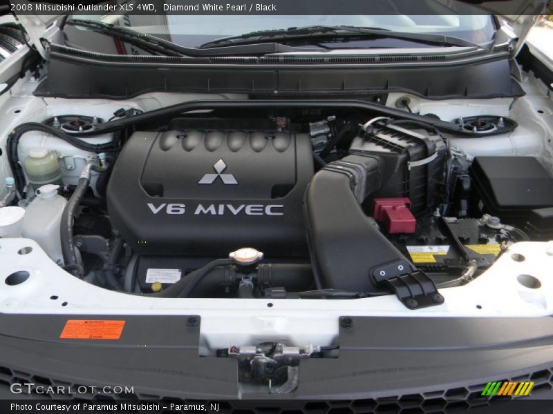 Diamond White Pearl / Black 2008 Mitsubishi Outlander XLS 4WD