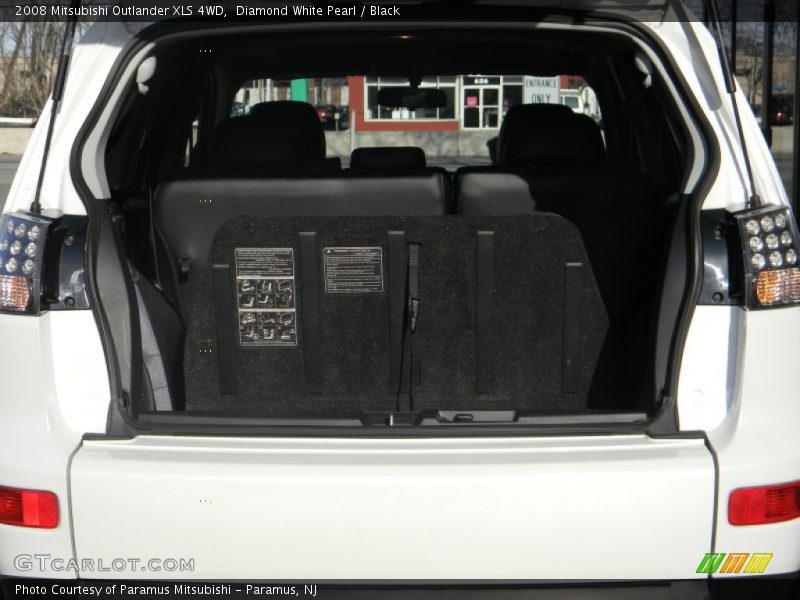 Diamond White Pearl / Black 2008 Mitsubishi Outlander XLS 4WD