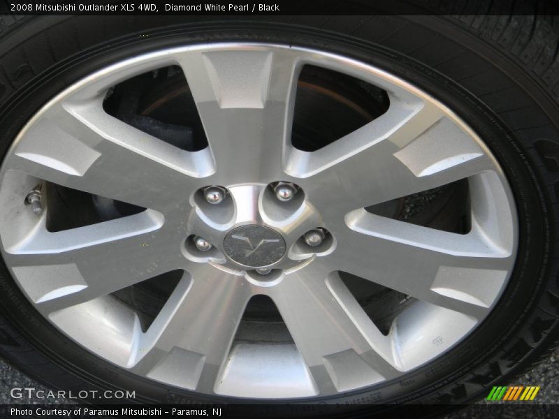 Diamond White Pearl / Black 2008 Mitsubishi Outlander XLS 4WD