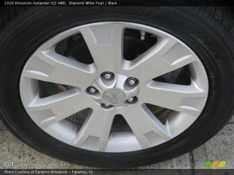 Diamond White Pearl / Black 2008 Mitsubishi Outlander XLS 4WD