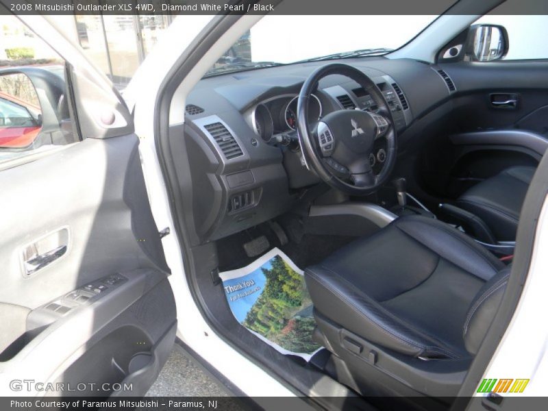 Diamond White Pearl / Black 2008 Mitsubishi Outlander XLS 4WD
