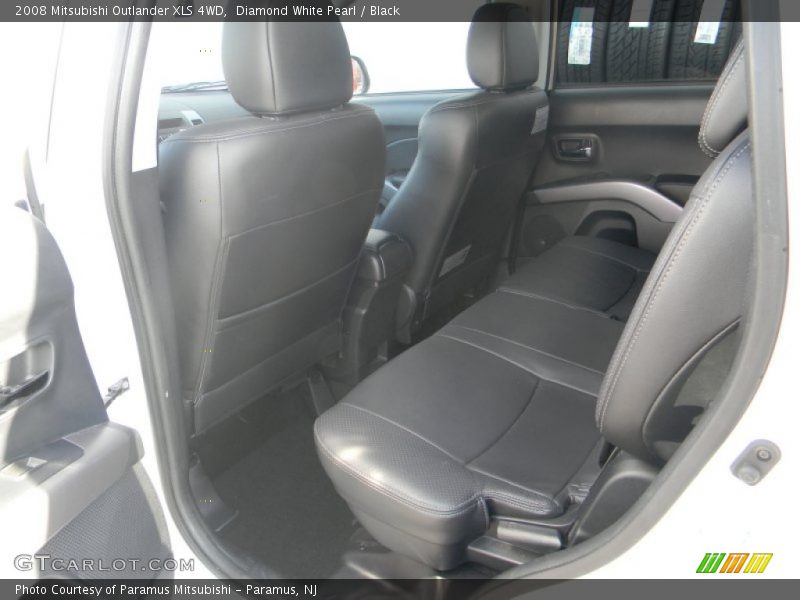 Diamond White Pearl / Black 2008 Mitsubishi Outlander XLS 4WD
