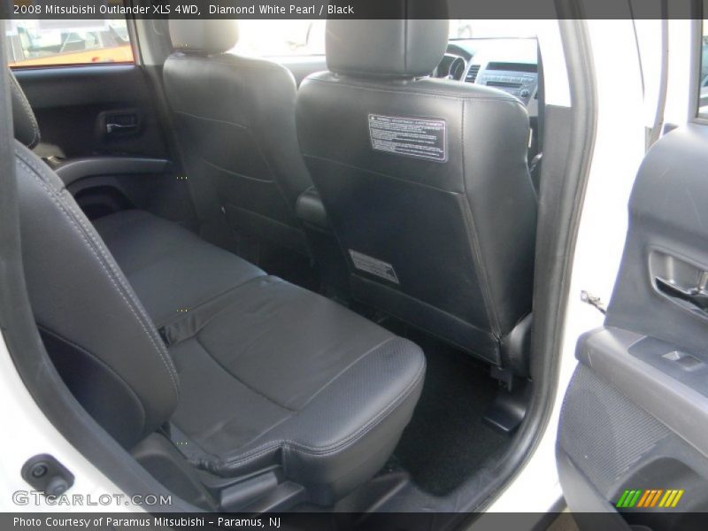 Diamond White Pearl / Black 2008 Mitsubishi Outlander XLS 4WD