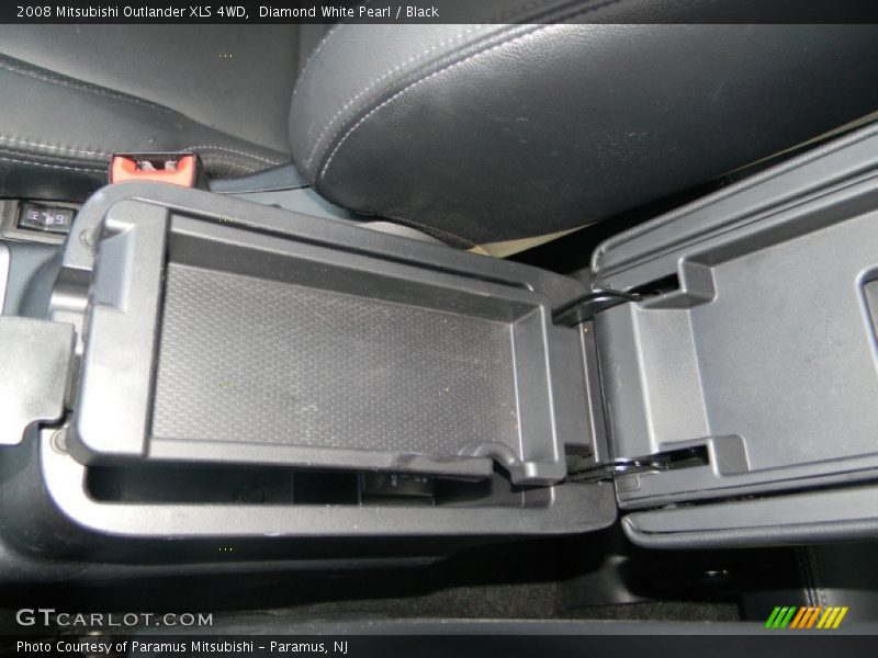 Diamond White Pearl / Black 2008 Mitsubishi Outlander XLS 4WD