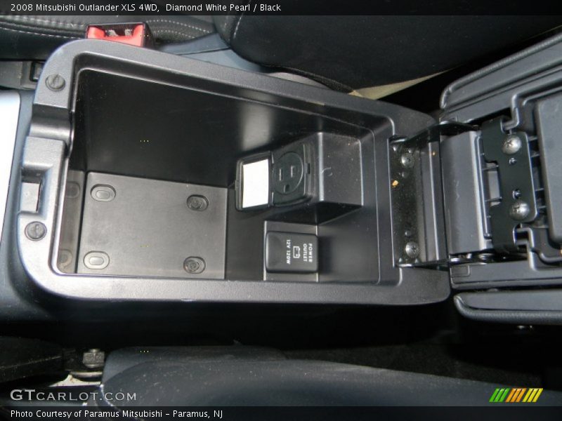 Diamond White Pearl / Black 2008 Mitsubishi Outlander XLS 4WD