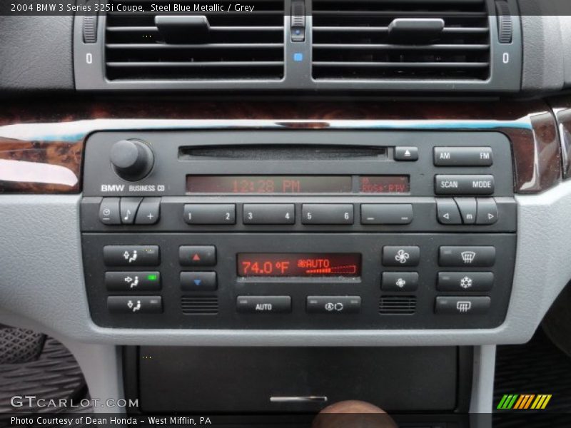 Controls of 2004 3 Series 325i Coupe
