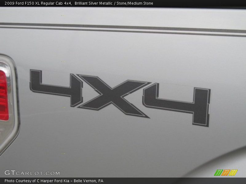 Brilliant Silver Metallic / Stone/Medium Stone 2009 Ford F150 XL Regular Cab 4x4