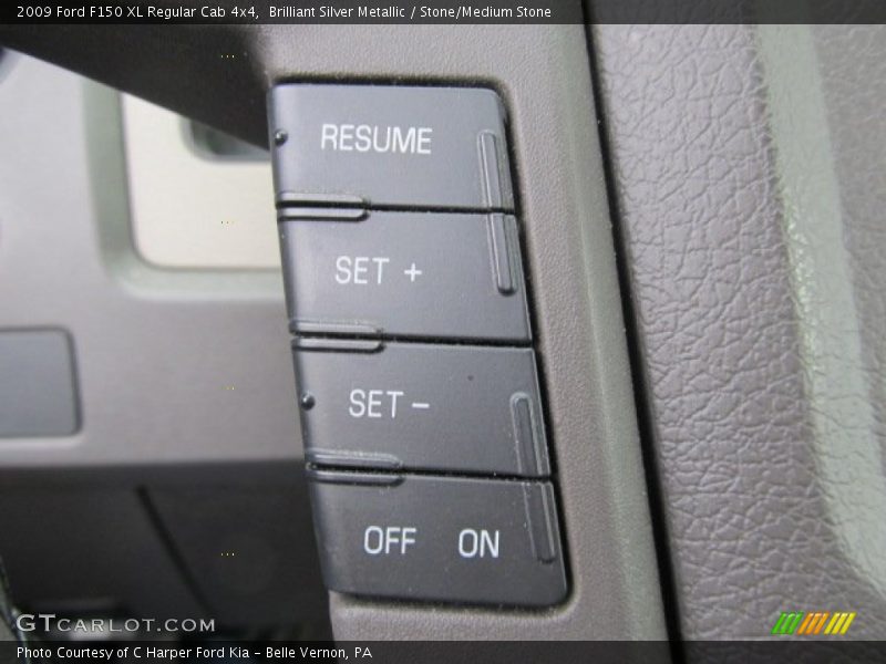 Brilliant Silver Metallic / Stone/Medium Stone 2009 Ford F150 XL Regular Cab 4x4