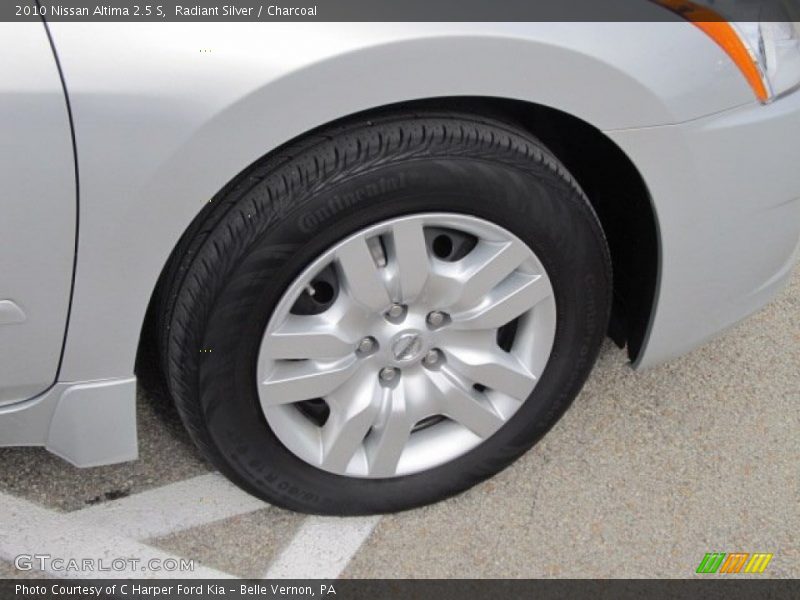 Radiant Silver / Charcoal 2010 Nissan Altima 2.5 S