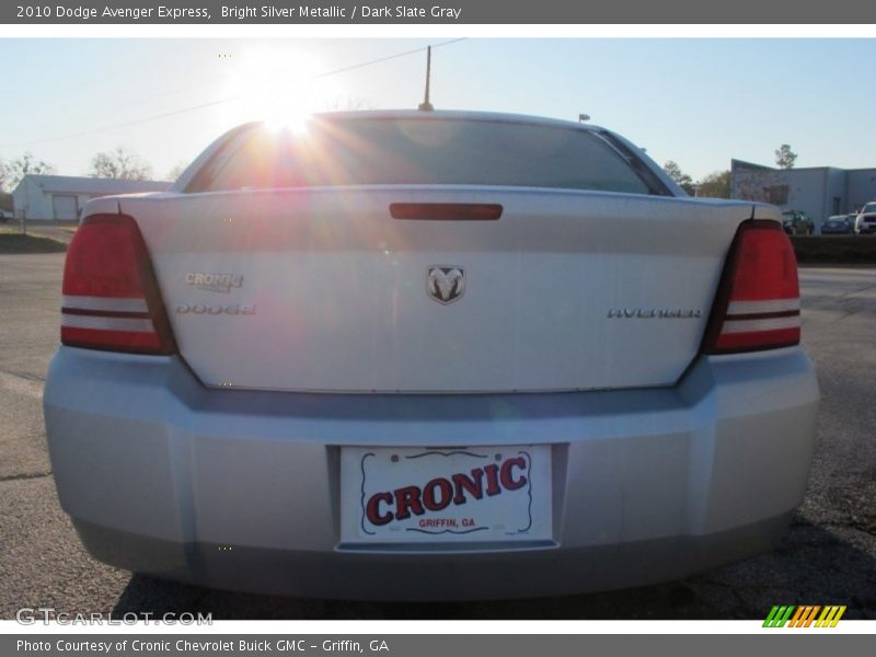 Bright Silver Metallic / Dark Slate Gray 2010 Dodge Avenger Express