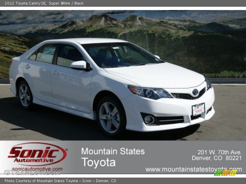 Super White / Black 2012 Toyota Camry SE