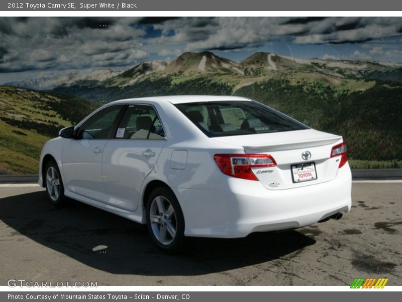 Super White / Black 2012 Toyota Camry SE