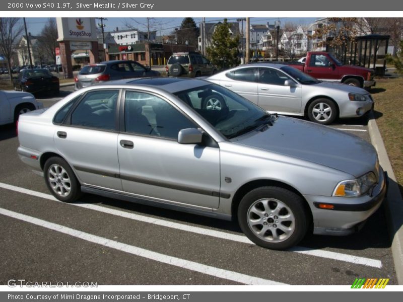 Silver Metallic / Silver Grey 2000 Volvo S40 1.9T