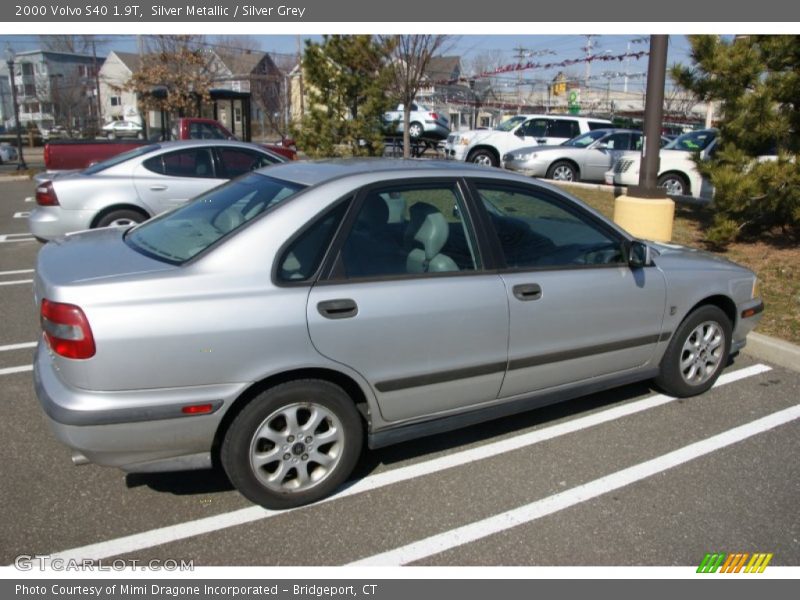 Silver Metallic / Silver Grey 2000 Volvo S40 1.9T