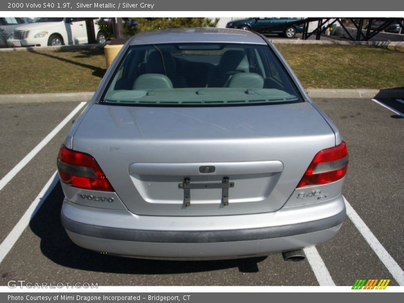 Silver Metallic / Silver Grey 2000 Volvo S40 1.9T
