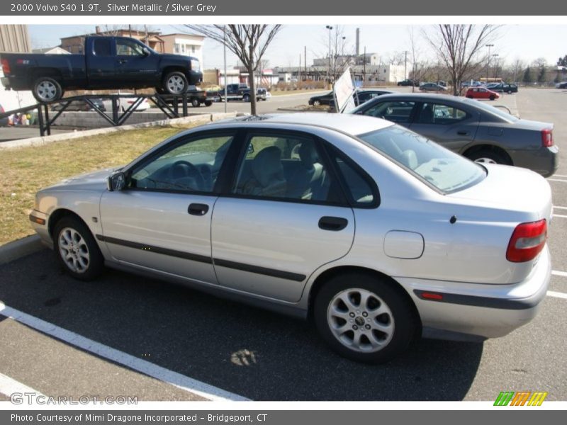 Silver Metallic / Silver Grey 2000 Volvo S40 1.9T
