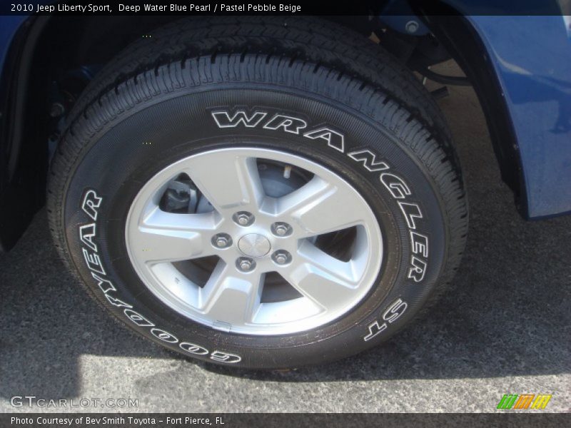 Deep Water Blue Pearl / Pastel Pebble Beige 2010 Jeep Liberty Sport